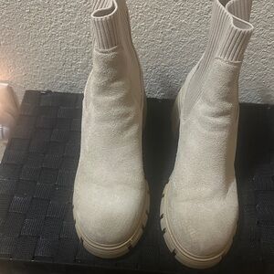 Steve Madden Cream Ankle Booties